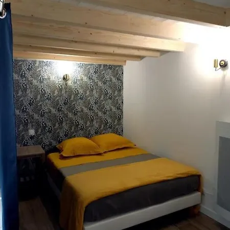 'chez Joseph Et Cie' -8 Mn Du Puy Du Fou *