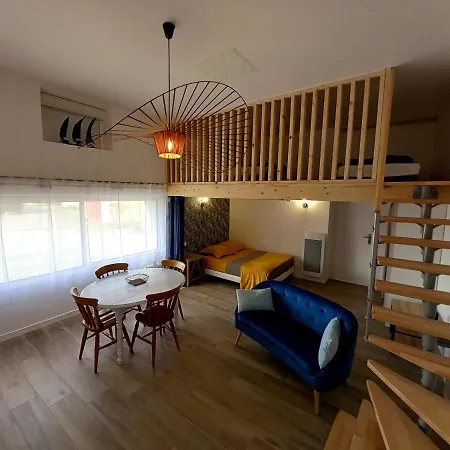 'chez Joseph Et Cie' -8 Mn Du Puy Du Fou * Les Herbiers